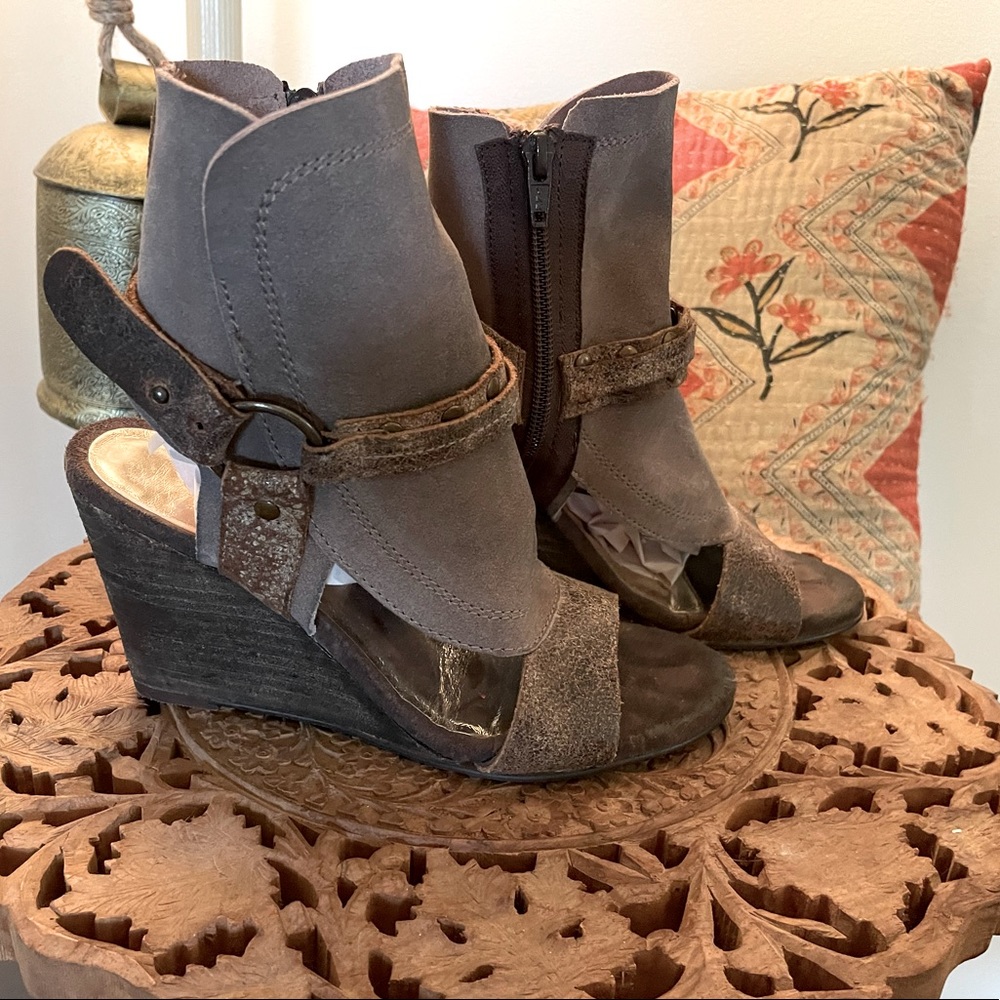 DIBA Distressed Sandal Booties - Size 6.5